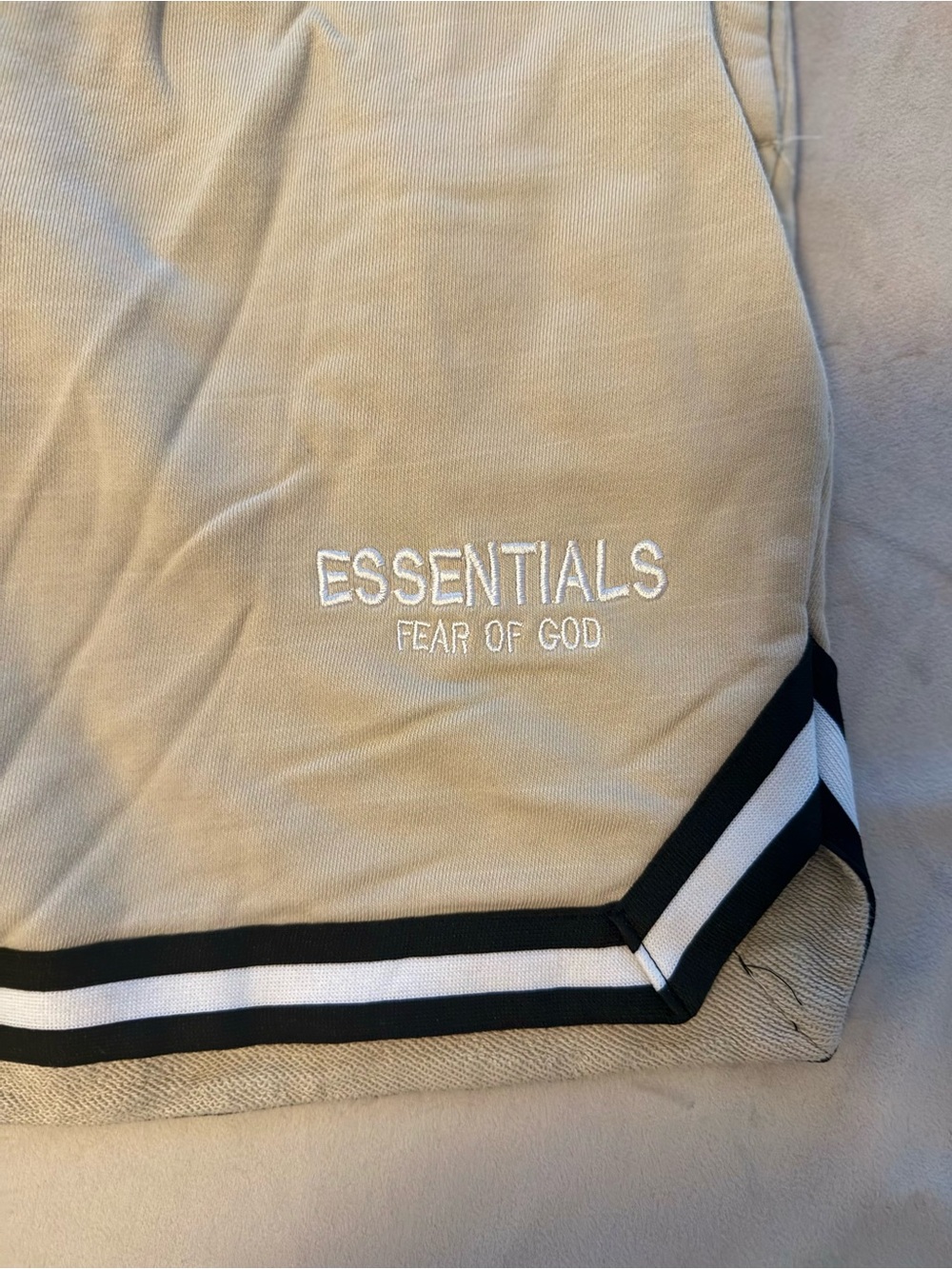 Fear of God Essentials FOG Basketball Shorts Oatmeal Tan Men’s XXL - Picture 2 of 6